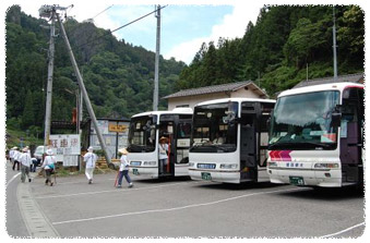久万高原町美川 四国45番札所 岩屋寺参道
